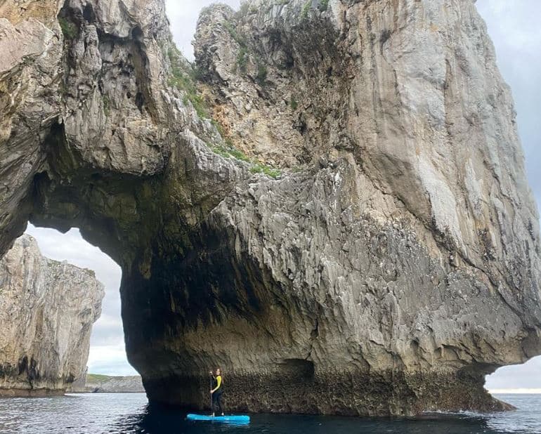 Ruta paddle surf por Santa Marina atravesando el puente el Sella