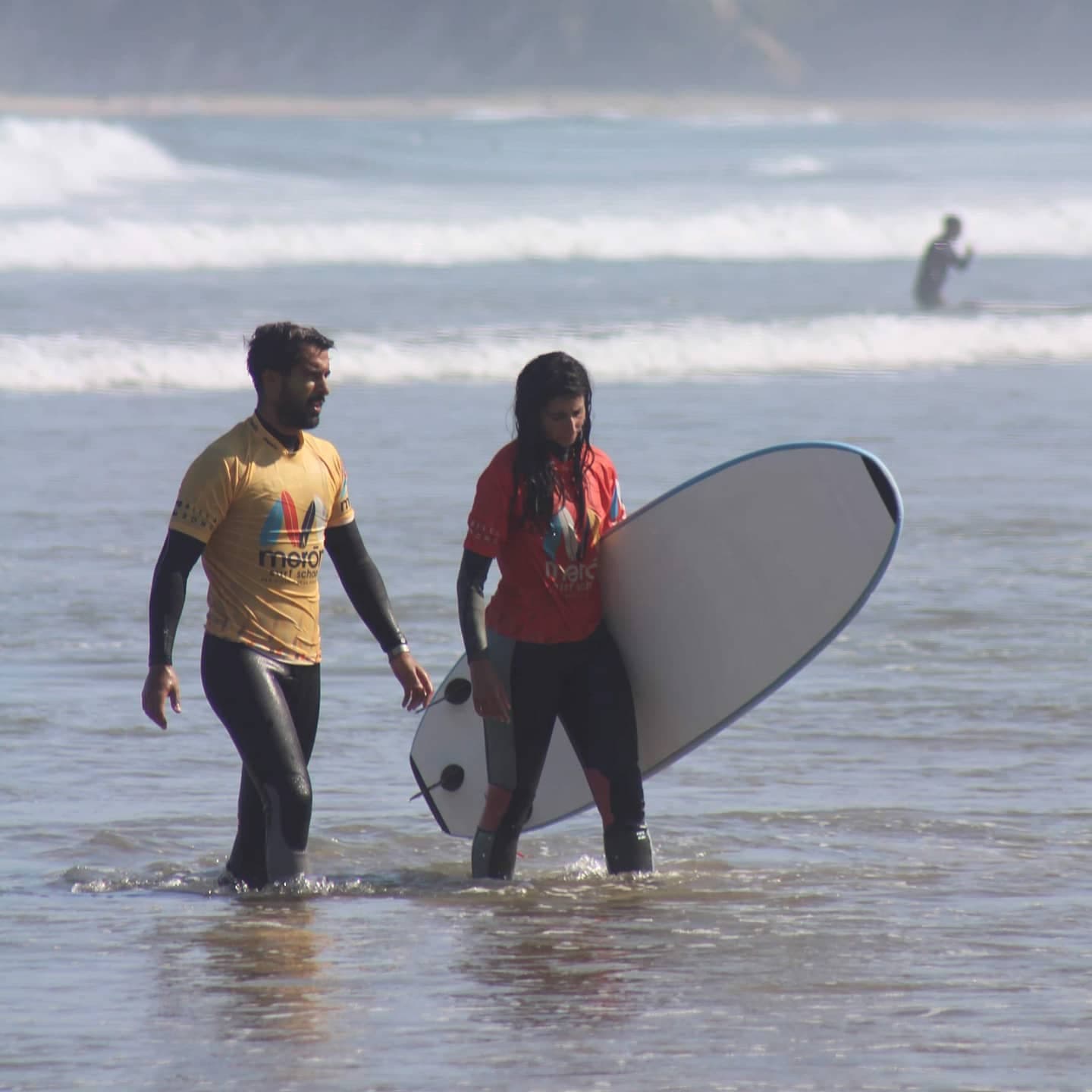 Clase particular de surf en San Vicente de la Barquera