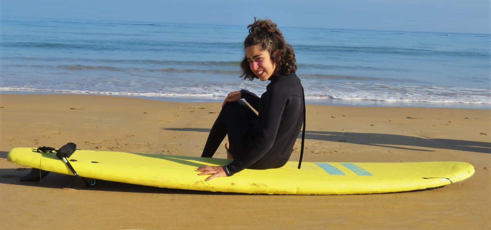 Surf adaptado en la playa de Somo