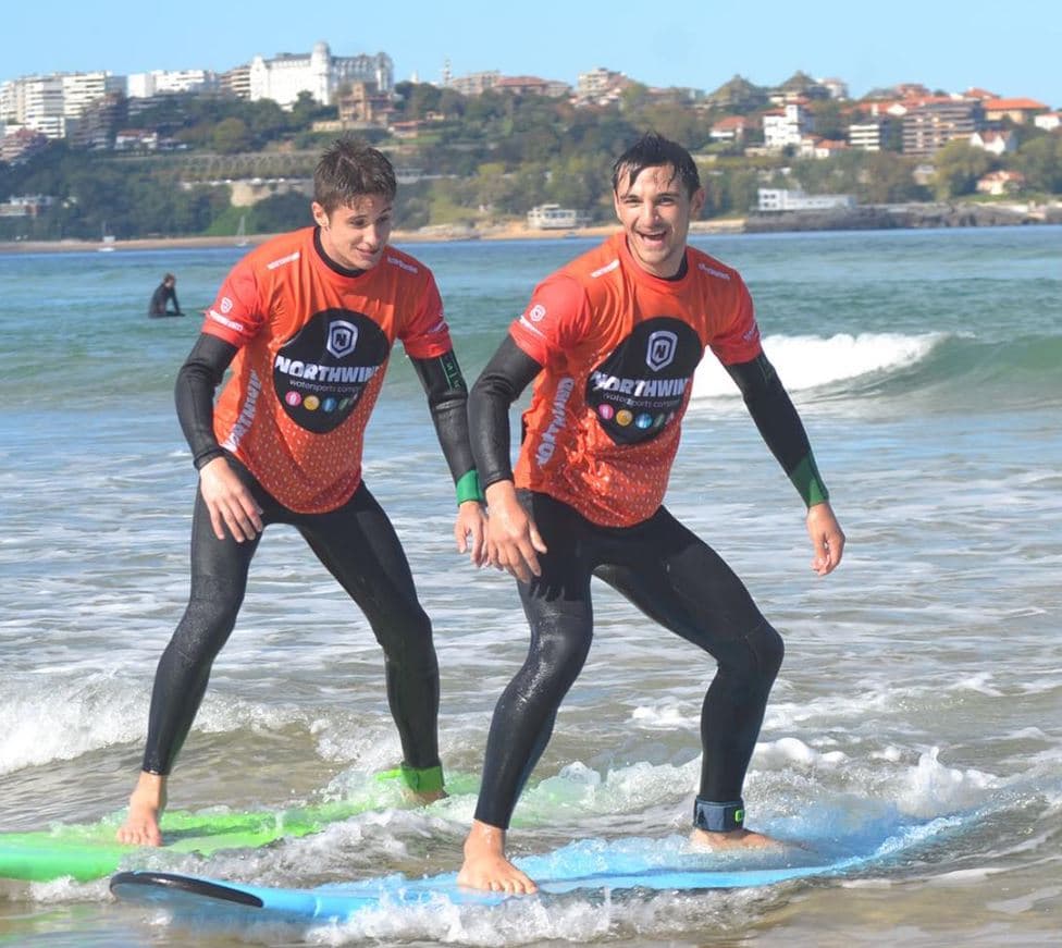 Cursos de surf en la playa de Somo