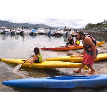 Experiencia de ascenso en piragua por la ría de Villaviciosa en Asturias