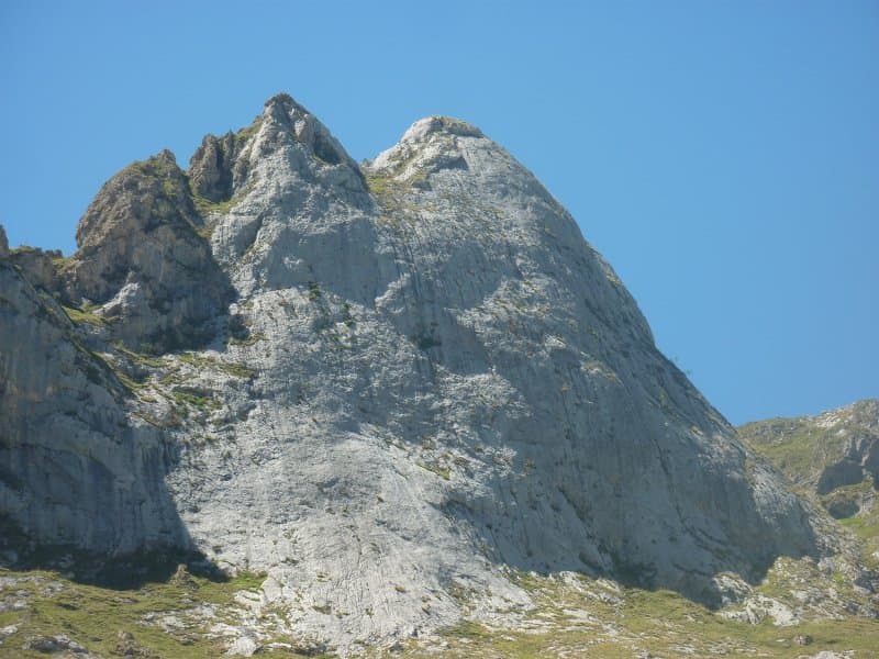 Escalada guiada en la Peña de Fresnidiello - Vía Elixir para Calvos