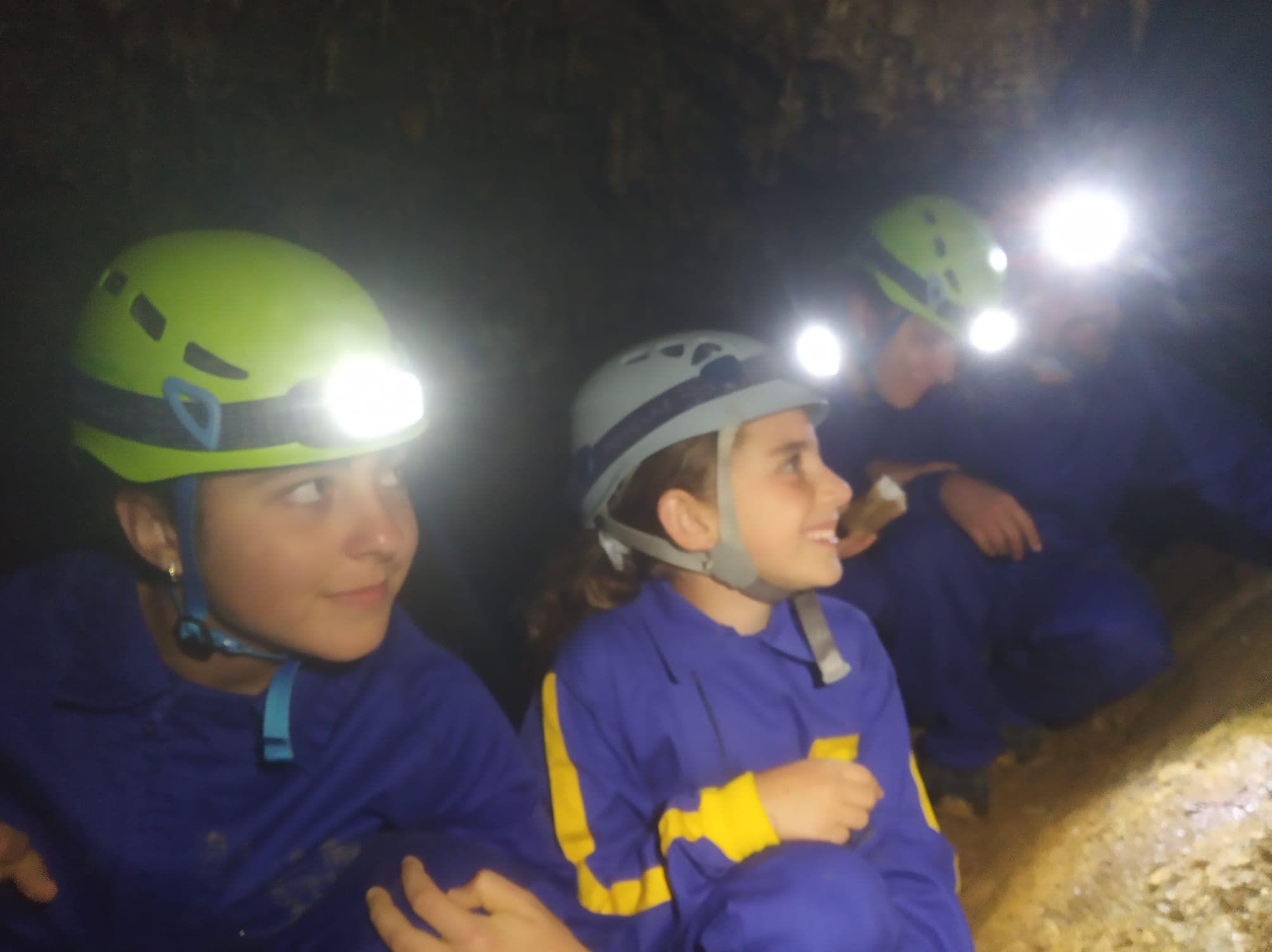 Canoas y Espeleología en San Vicente de la Barquera: Aventura en familia