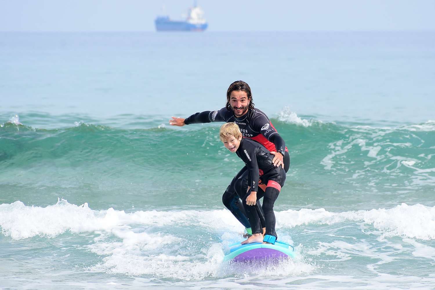 Surf Camp de 7 días para menores en Somo: Diversión y aprendizaje en la playa