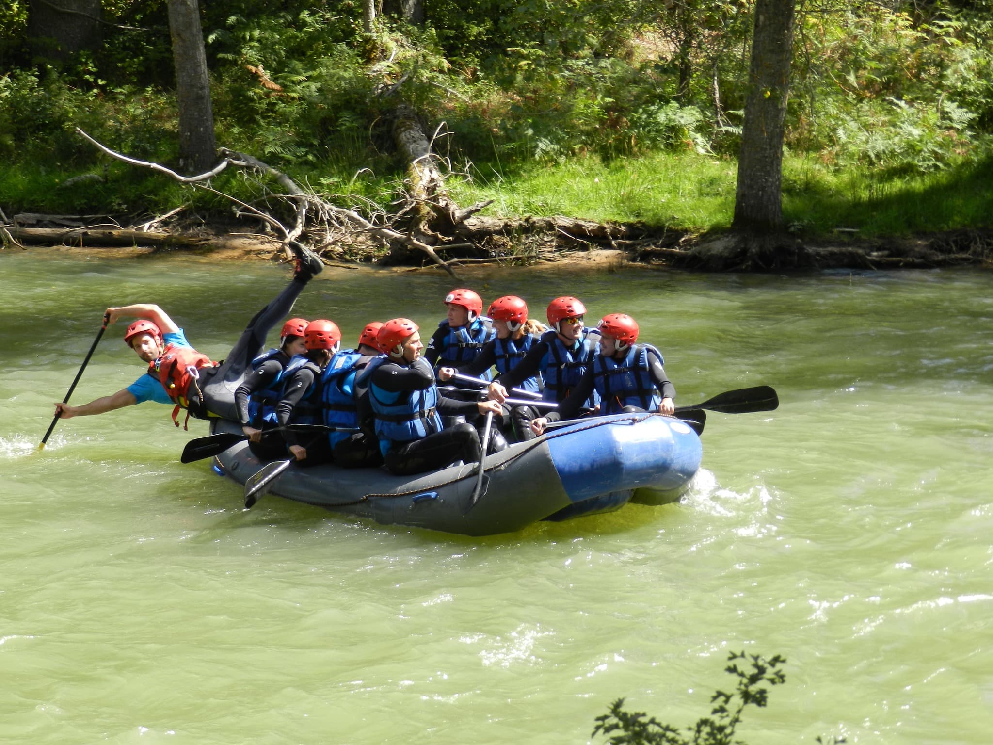 Aventura de Rafting en el Río Deva: Diversión y Desafío en Picos de Europa