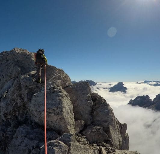 Ascenso épico a Peña Santa por la Canal Estrecha en los Picos de Europa