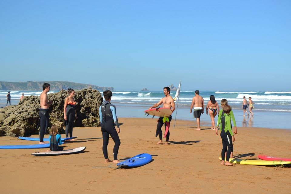 Curso de fin de semana de surf o bodyboard en la playa de Valdearenas