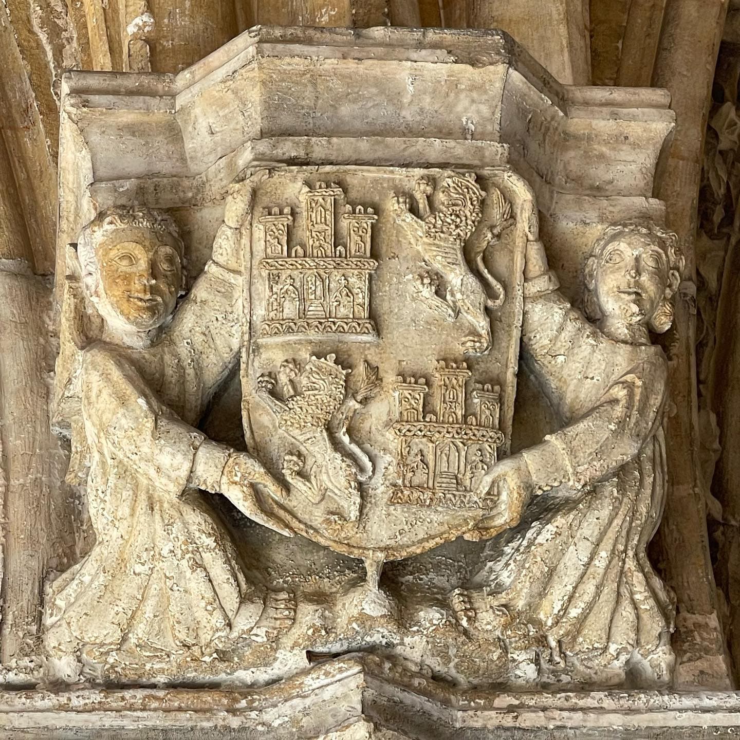 Visita guiada a la Catedral de Oviedo, monumentos prerrománicos y sabores asturianos