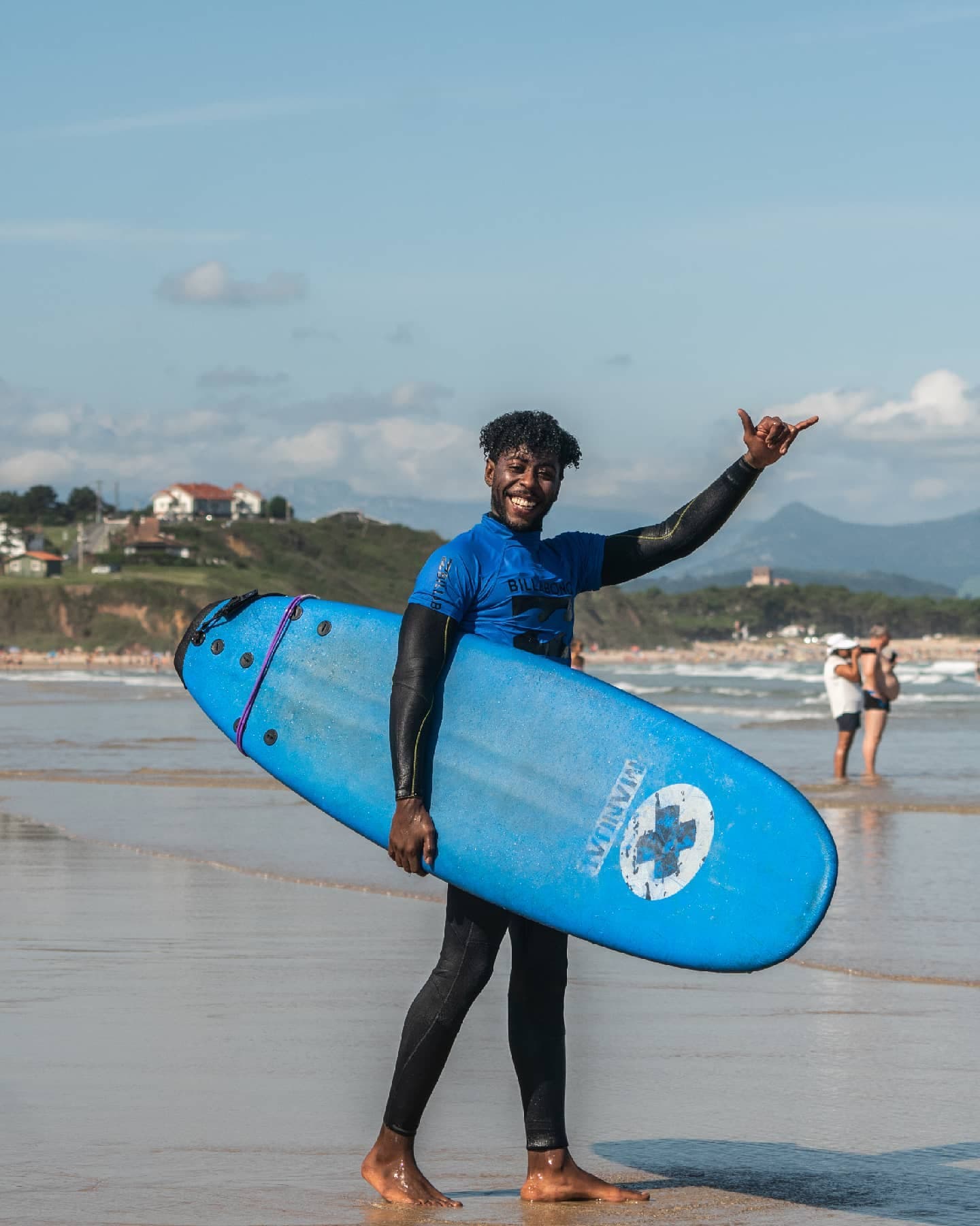 Surf Camp para Free Surfers en la Playa de Oyambre: Libertad total en las olas