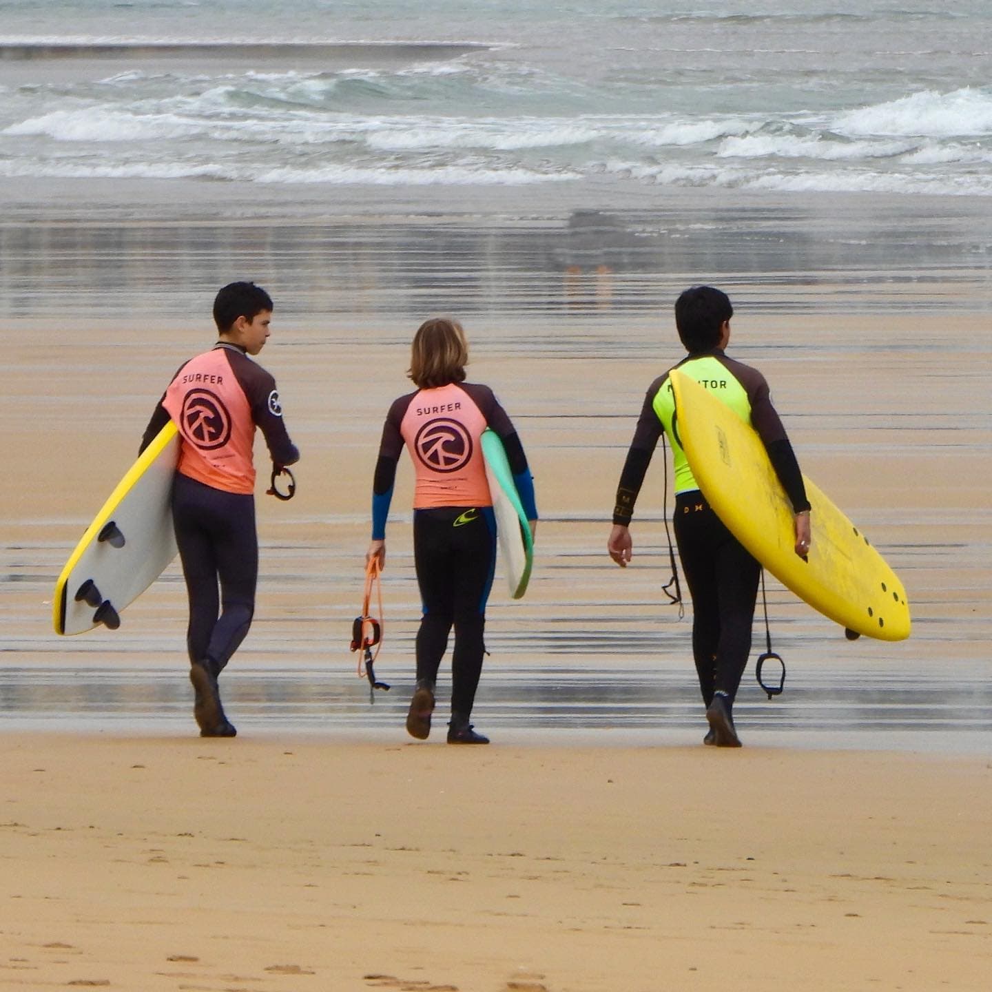Bautismo de surf en fin de semana en Gijón