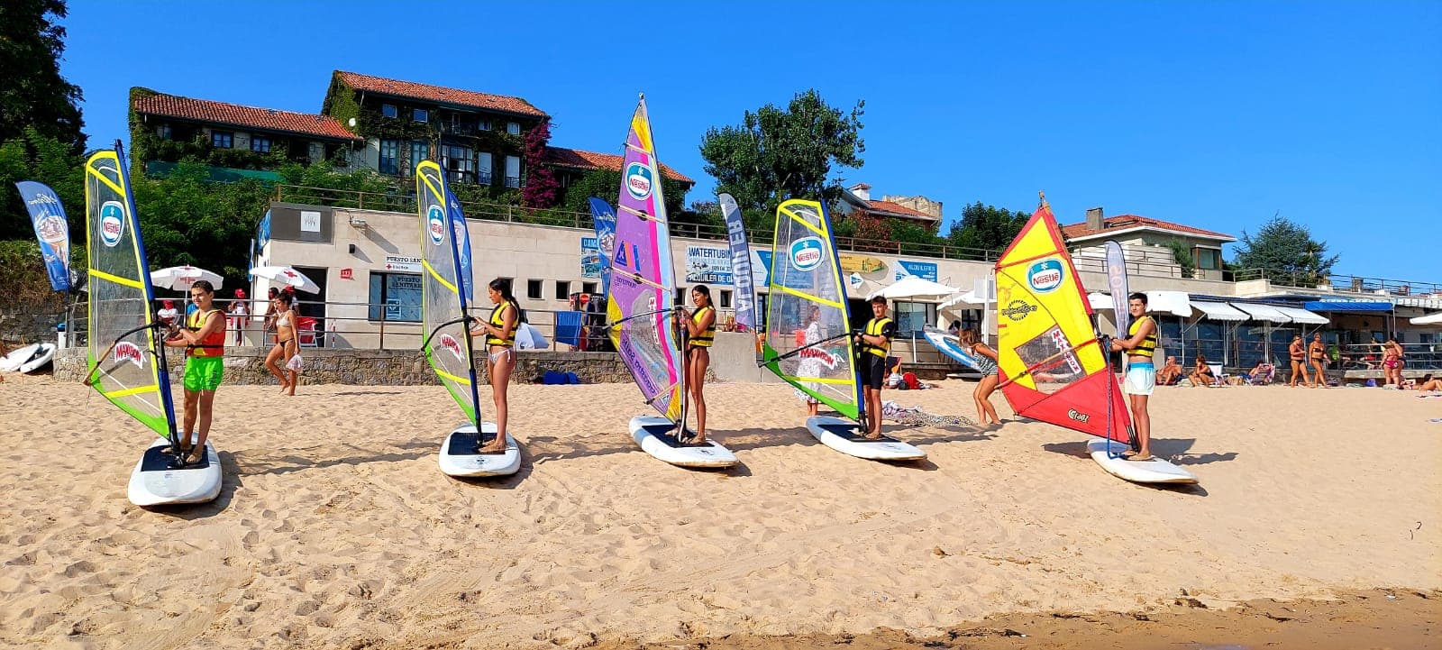 Curso individual de windsurf en la playa de La Magdalena