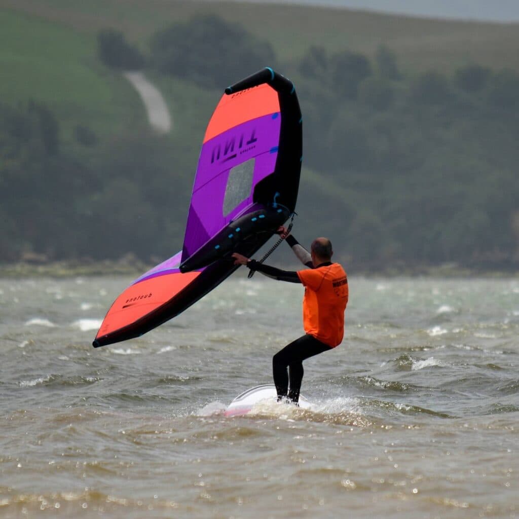 Clases de windfoil en Somo