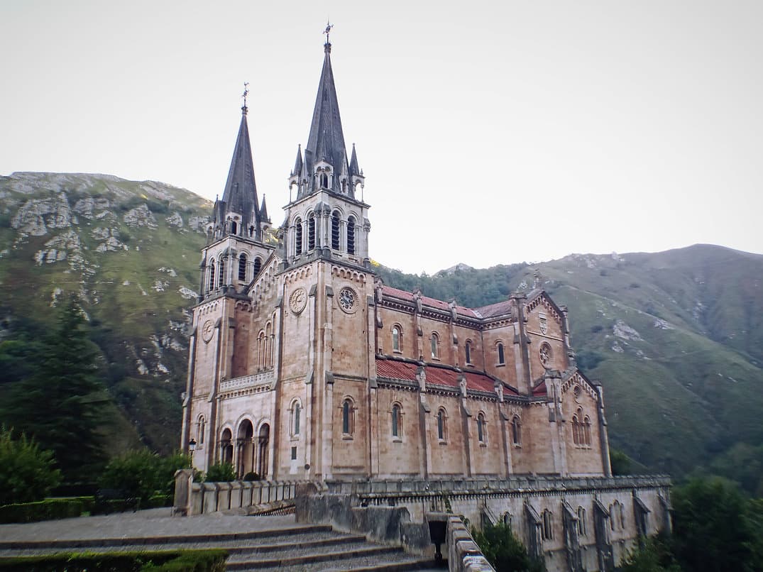 Inolvidable Tour Privado de 3 Días por Cantabria, Asturias y Castilla León
