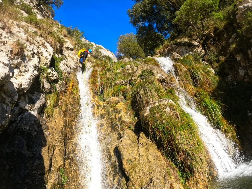 Barranquismo en Cabrales: Descenso a la espectacular Foz del Vau Azones