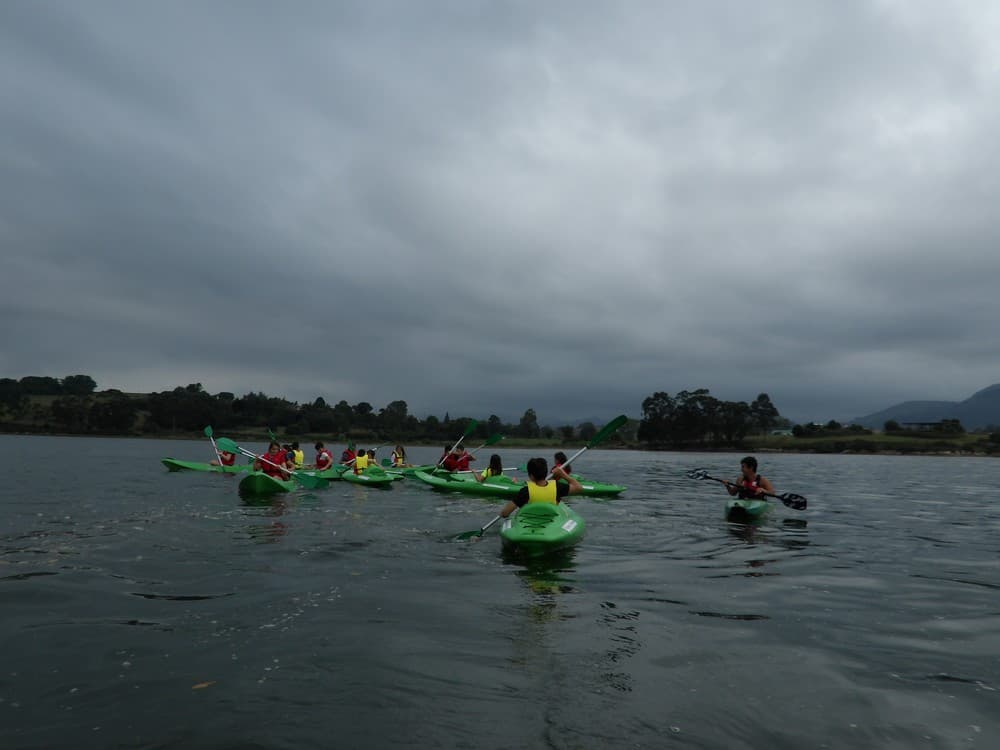 Expedición en canoa a la isla Santa Marina: Aventura y naturaleza en Santander