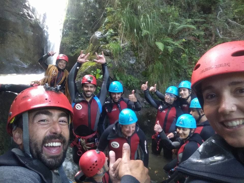Barranquismo en Asturias: Descenso avanzado en un entorno natural único