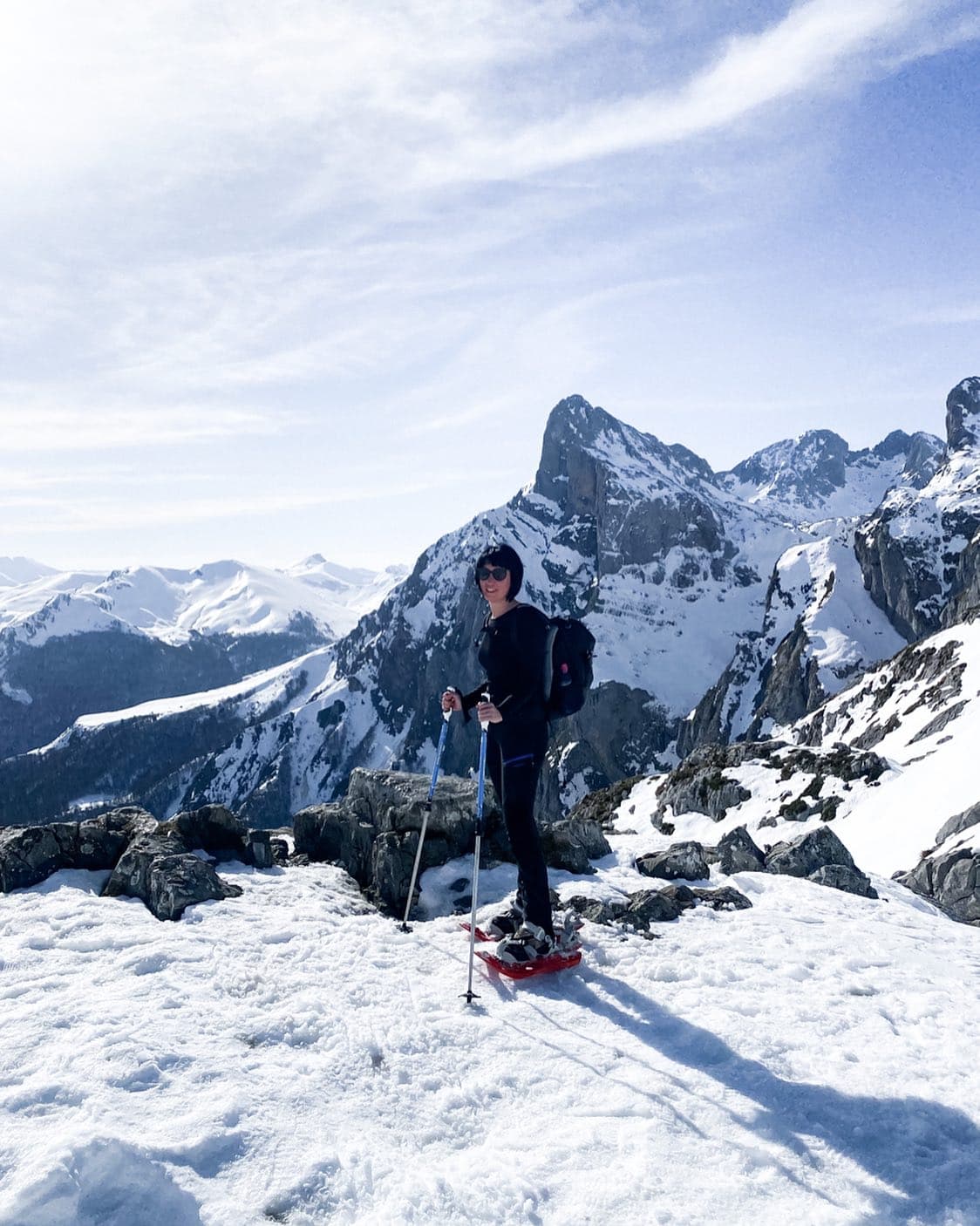 Inigualable ruta en raquetas de nieve hacia Cabaña Verónica en Picos de Europa