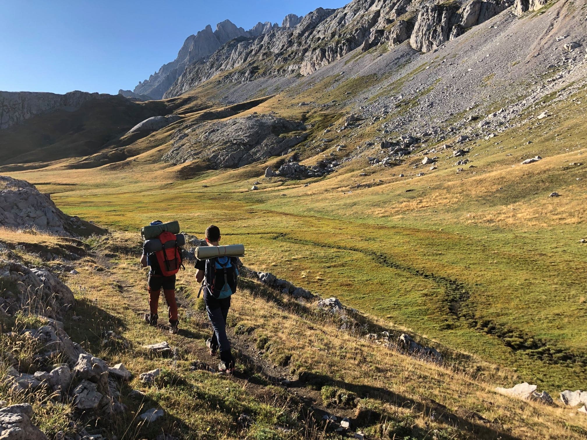 Trekking Circular de 3 Días en el Macizo Central de Picos de Europa con Guía