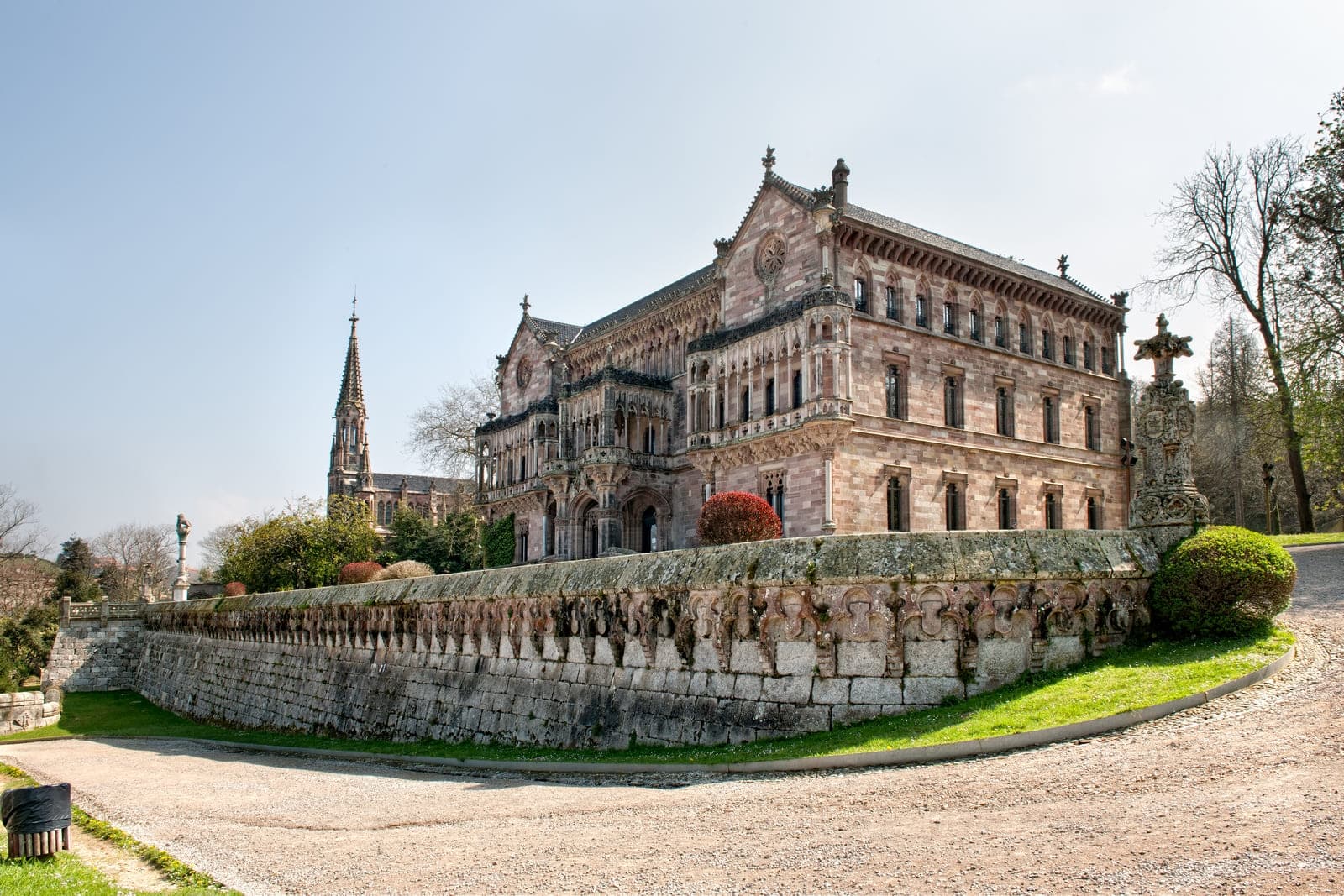 Tour guiado en grupo por Comillas