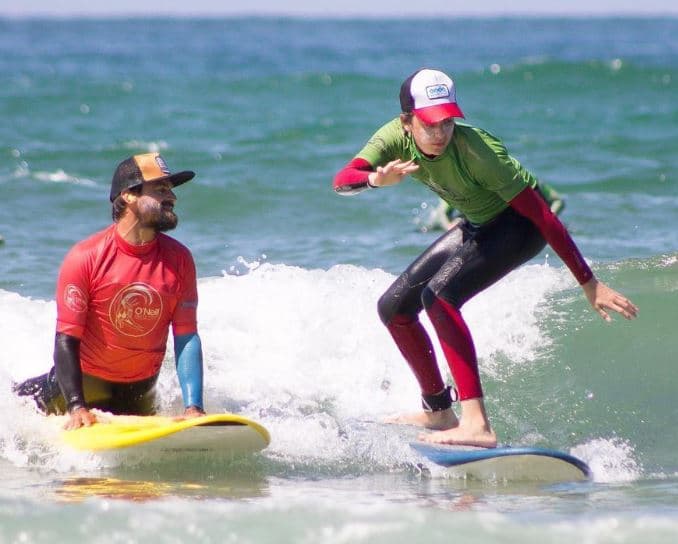 Clases de surf de perfeccionamiento en San Vicente de la Barquera