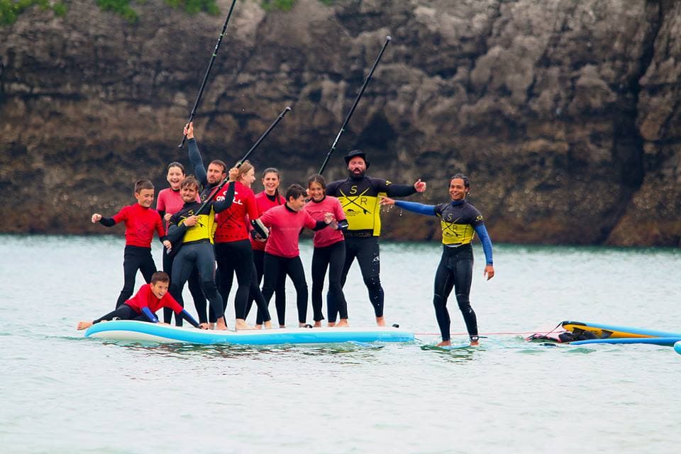 Clases de Stand Up Paddle (SUP) en la playa de Noja para todos los niveles