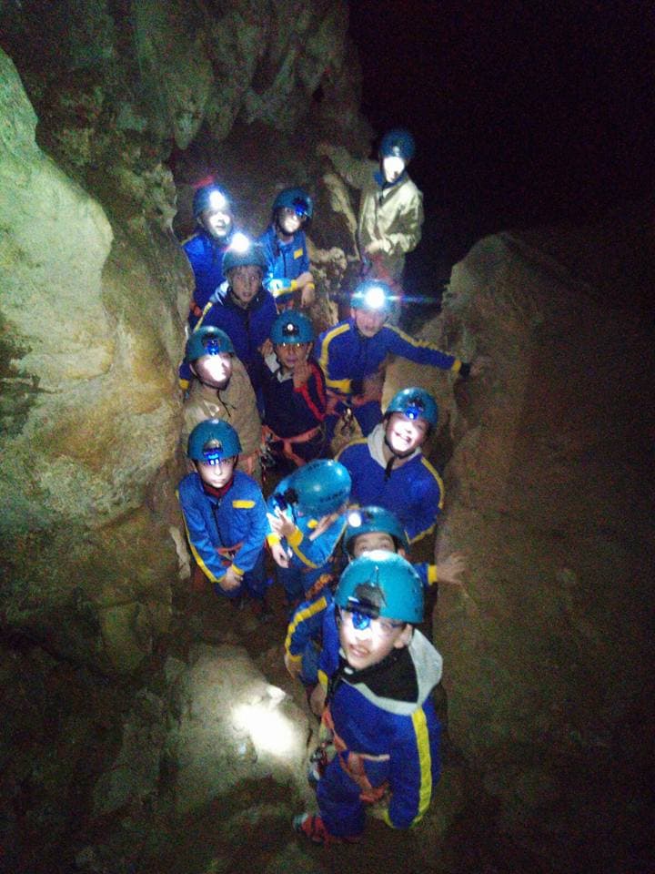 Espeleología en Asturias: Iniciación al rápel y aventura subterránea inolvidable