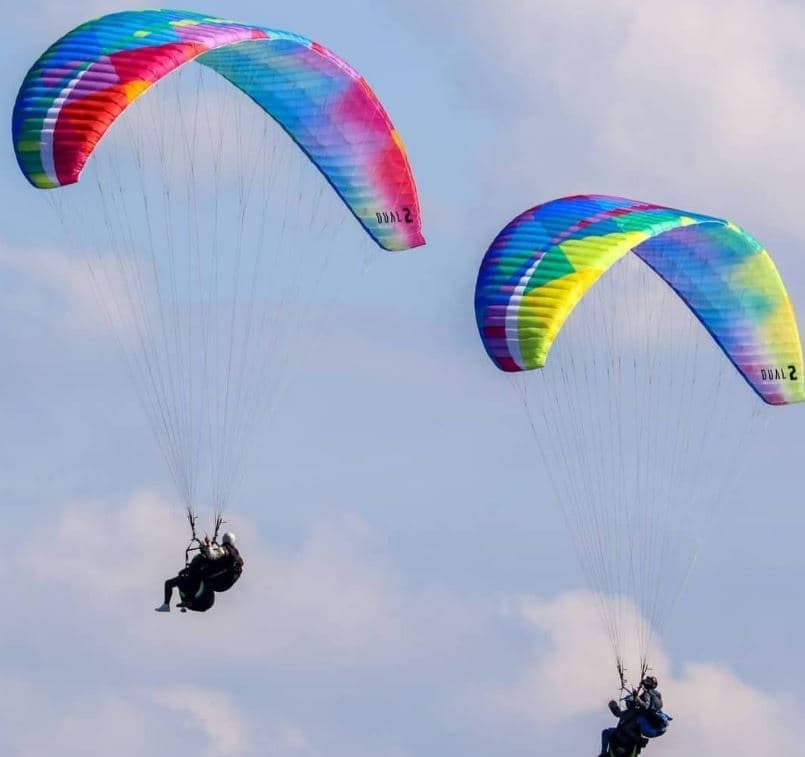 Vuelo en parapente biplaza en pareja