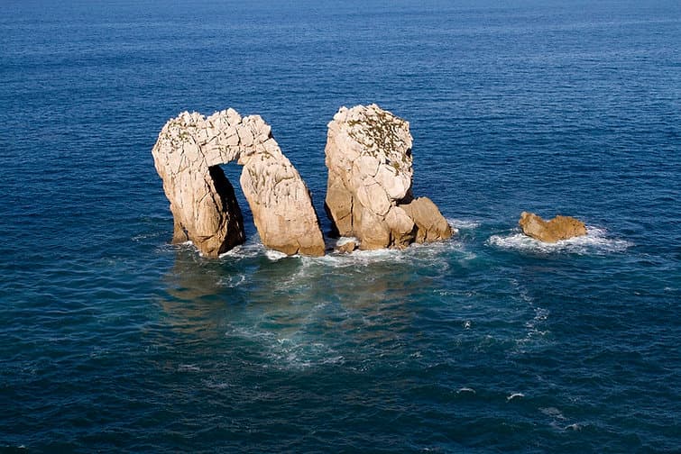 Ruta de senderismo por Costa Quebrada y visita a la Huerta Eco en Cantabria