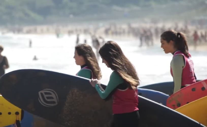 Paddle surf board rental in Zarautz: Enjoy the sea at your own pace
