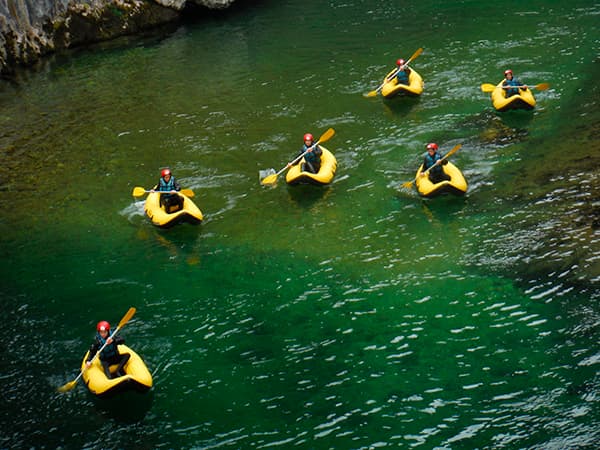 Ebro Adventure: Whitewater Canoaraft