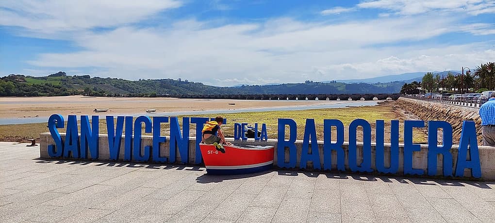 Explora San Vicente de la Barquera: Visita Guiada a la Cultura y Paisajes Locales