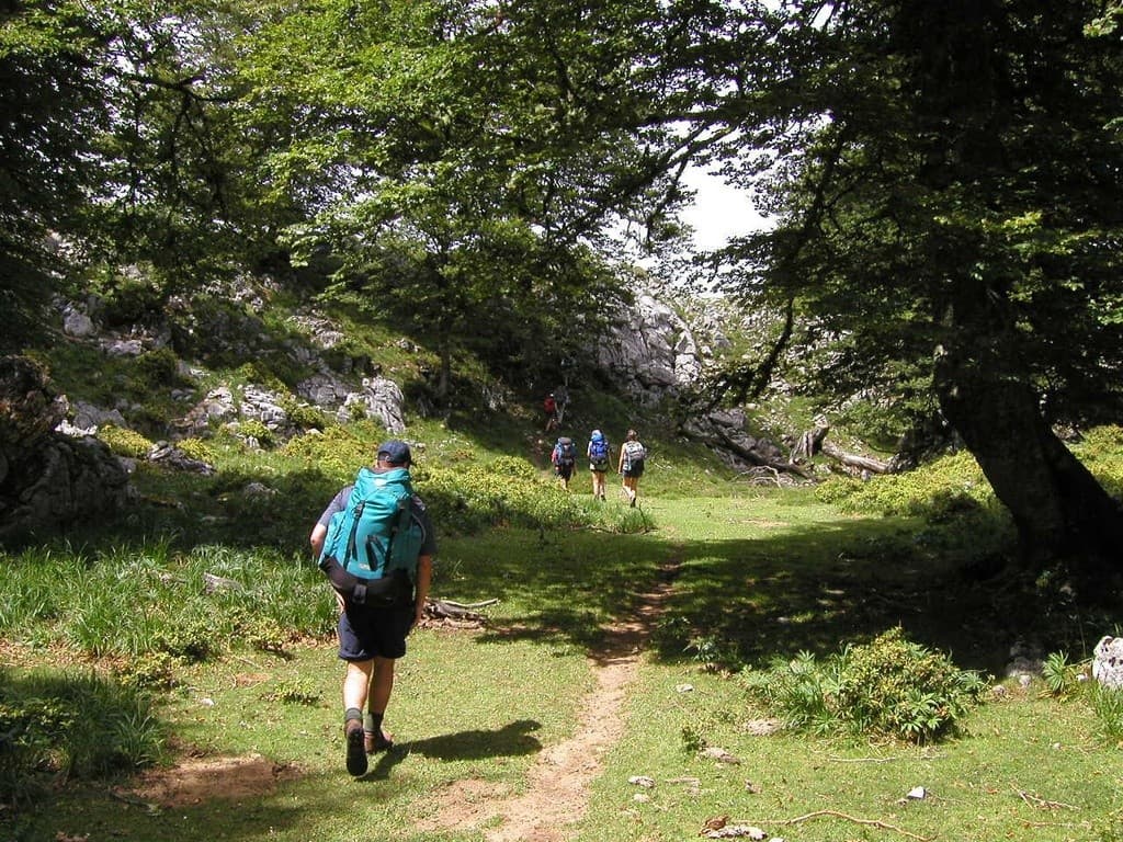 Hiking along the Cares Route