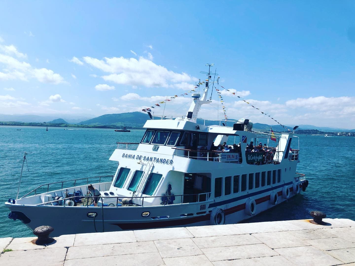 Excursión en barco por la Ría de Cubas: Navega y Descubre el Estuario del Miera