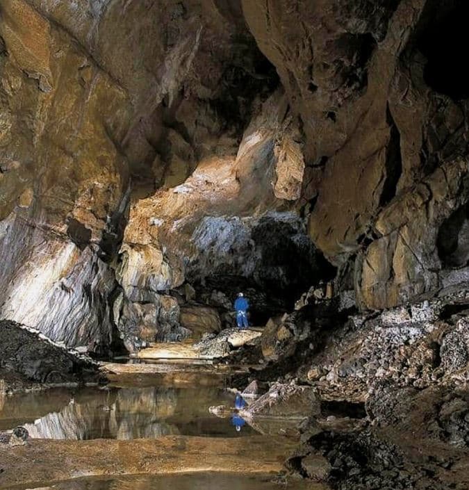 Visit to the Cueva Huerta footbridge
