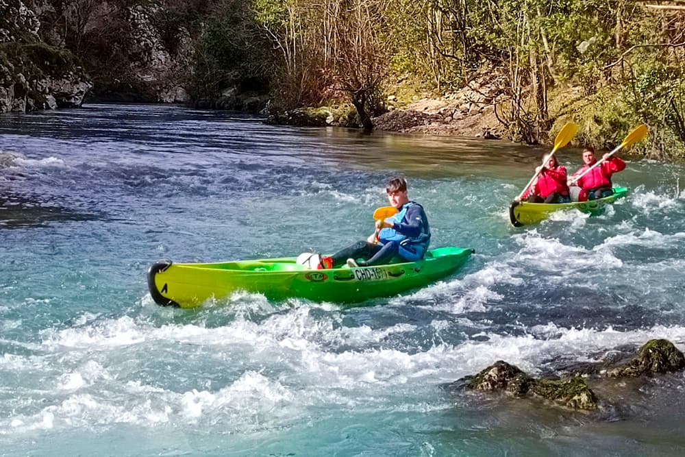 7k Canoe Descent on the Deva River: Adventure for the Family