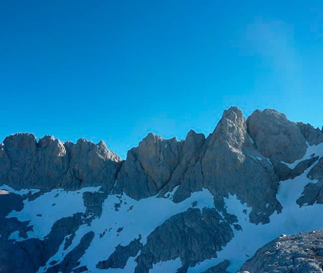 Escalada en Pico Madejuno: Conquista las alturas de Picos de Europa