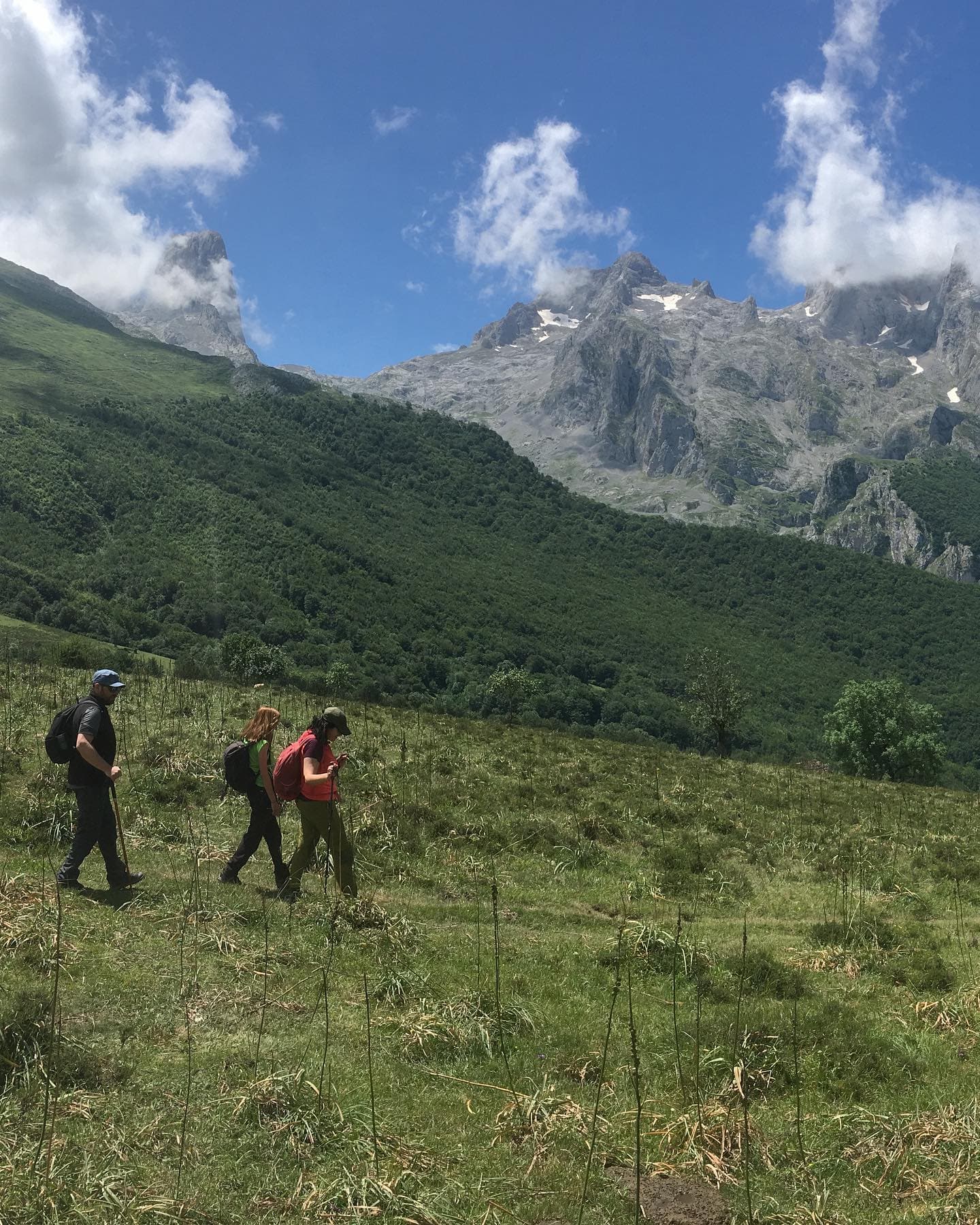 Trekking de 2 días por Vegabaño: Aventura en el Parque Nacional de los Picos de Europa