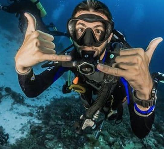 Enjoy Underwater Adventures: Gift Vouchers for Baptisms and Diving Courses