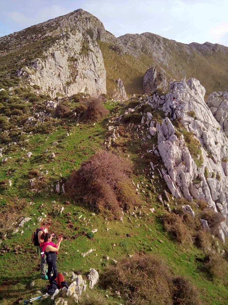 Rutas de montaña en Llanes: Conquista la Peña Blanca y la Sierra del Cuera