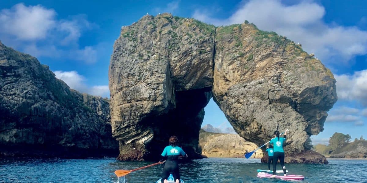 Rutas en Paddle Surf por la Costa de Llanes en la Playa de San Antolín