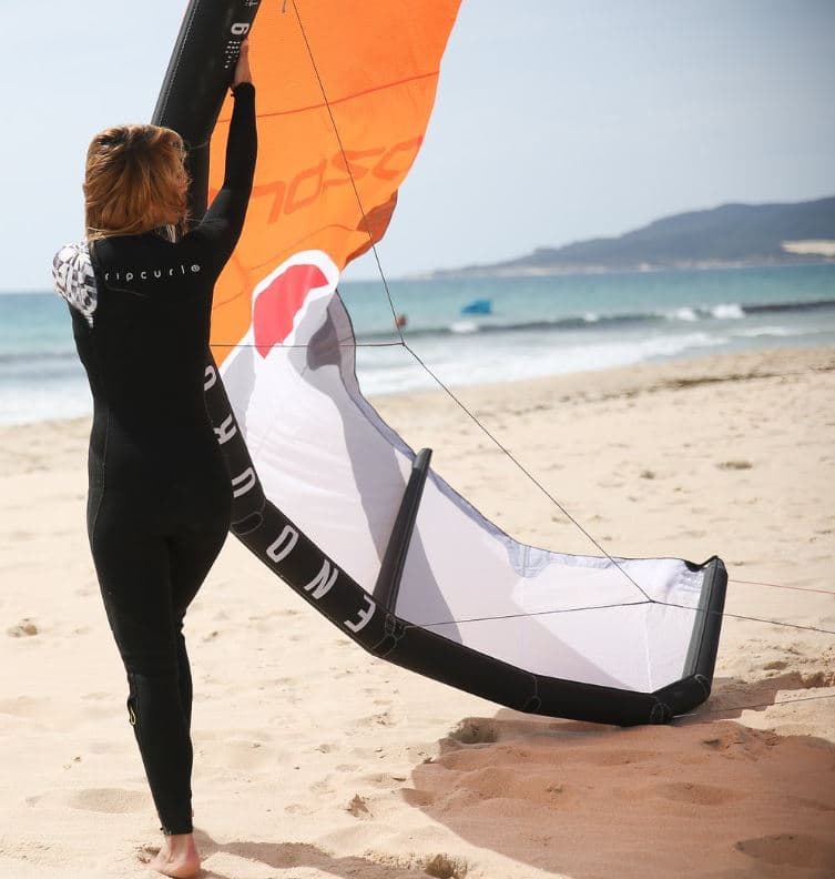 Introductory private kitesurfing course in the Ebro reservoir