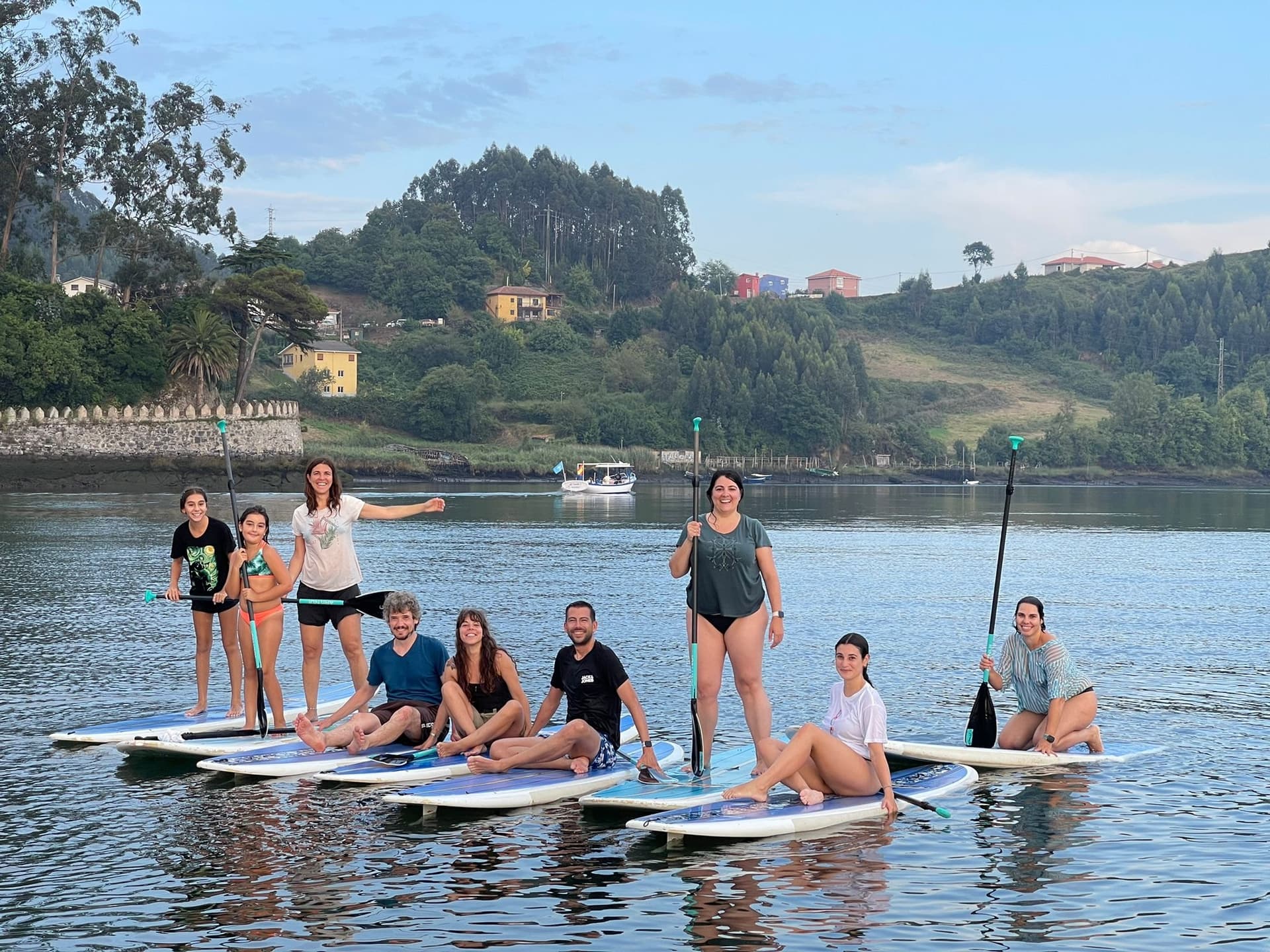 Paddle Surf en Asturias: Ruta guiada en grupo por el río Nalón