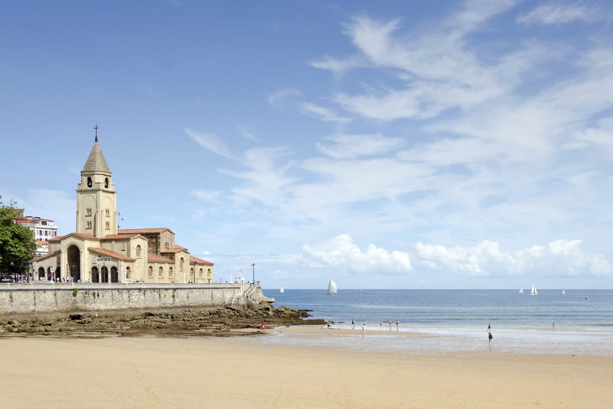 Visita guiada a Gijón: Un recorrido por la historia, cultura y vistas del Cantábrico