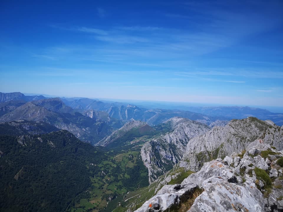 Ascensión al Sagrado Corazón en Asturias: Una experiencia única para senderistas