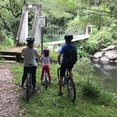 Alquiler de bicicletas en Asturias en la Ruta del Ferrocarril del río Eo